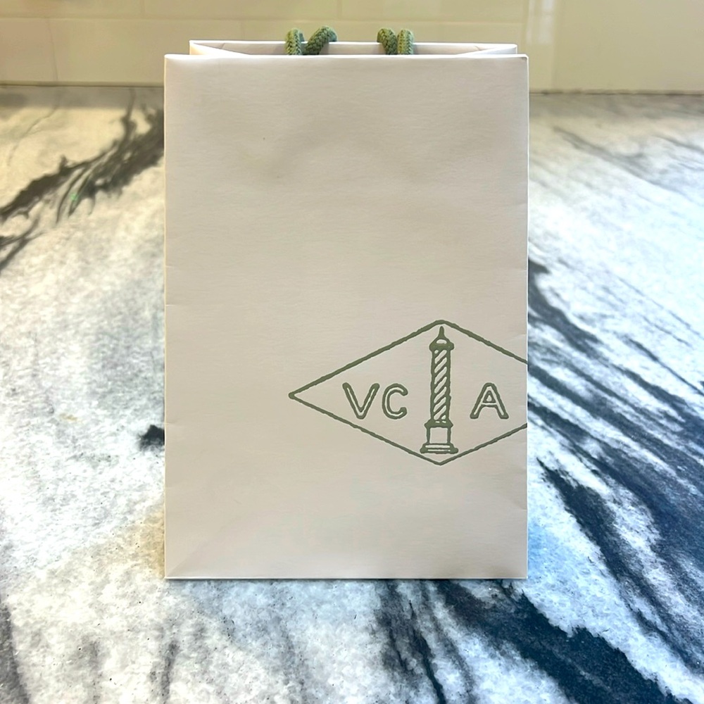 Van Cleef & Arpels shopping bag